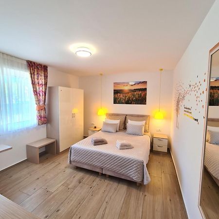 Coloured Rooms سبليت المظهر الخارجي الصورة